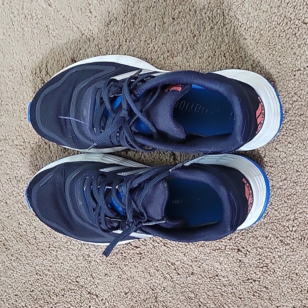 Youth boys Adidas shoes size 4. Blue, Orange, Gray, white.